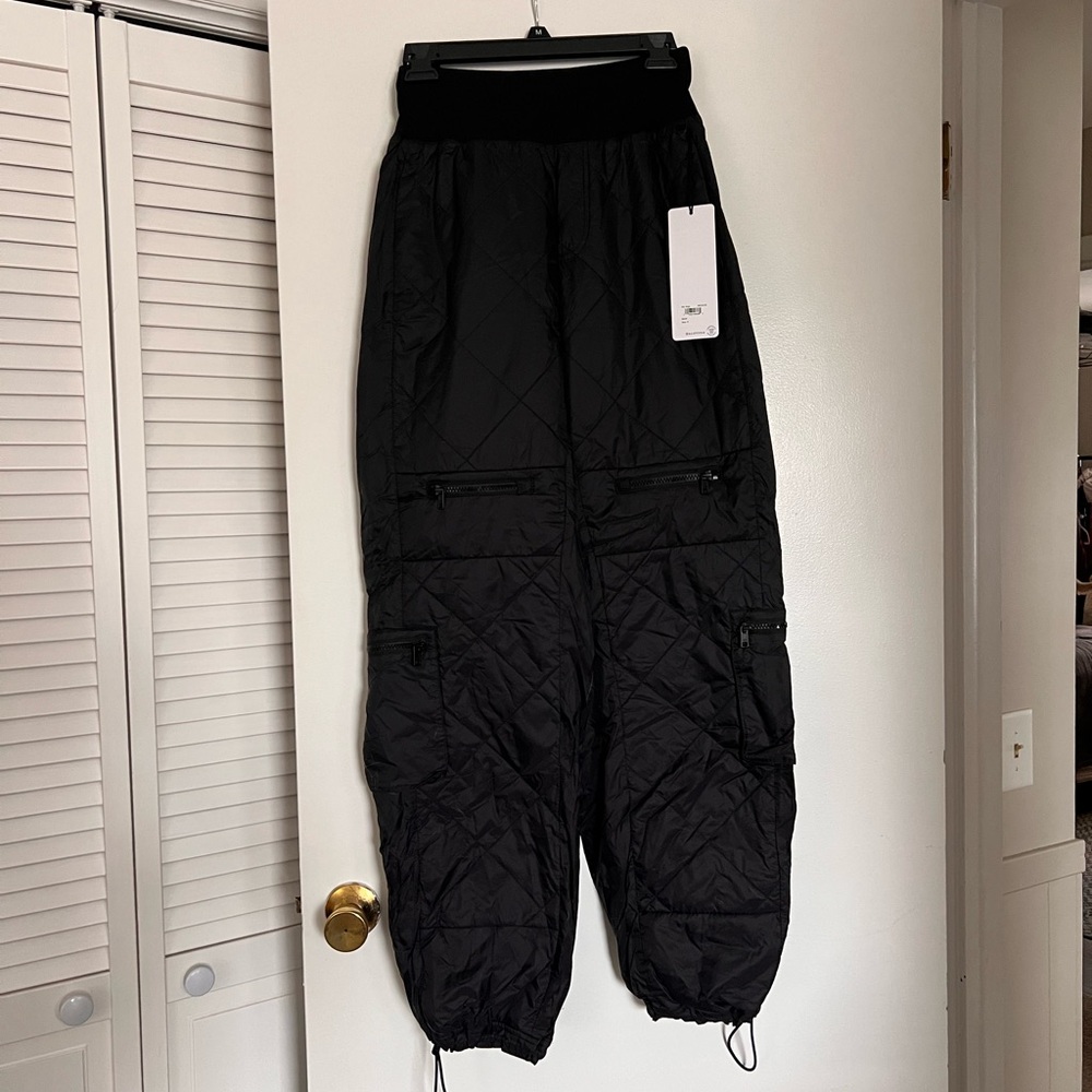 ALO Yoga Black Quilted Cargo Joggers